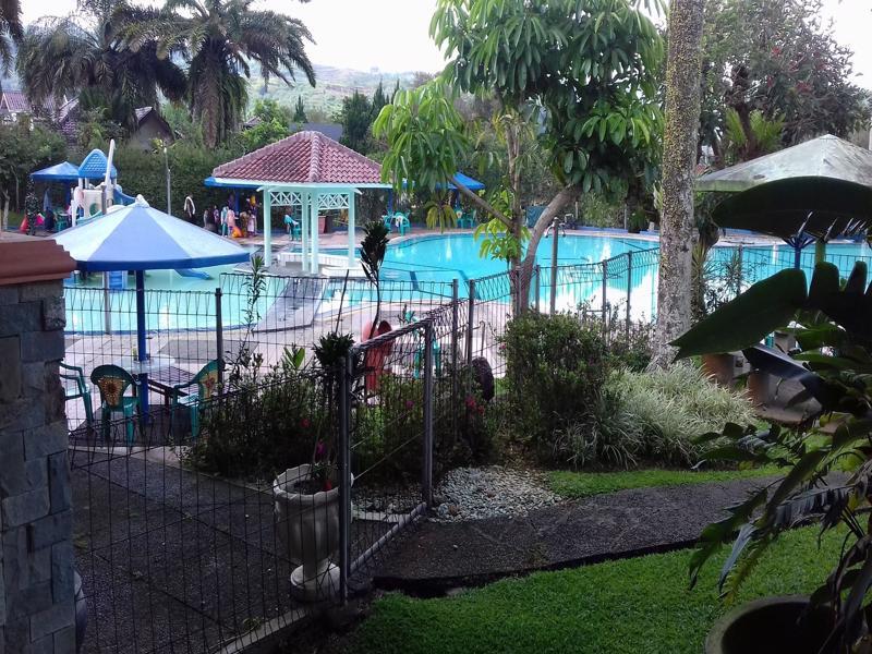 Villa Bukit Danau Lot 12 Cipanas  Exteriör bild
